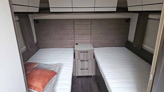 Kabe ESTATE 560 GLE KS Långbäddar /Nästan ny 18 of 26