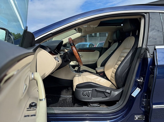 Volkswagen Passat CC 13 of 25