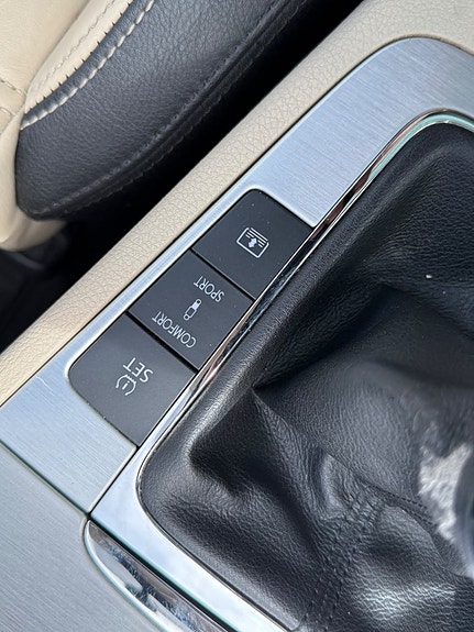 Volkswagen Passat CC 23 of 25