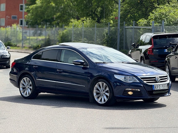 Volkswagen Passat CC 2 of 5