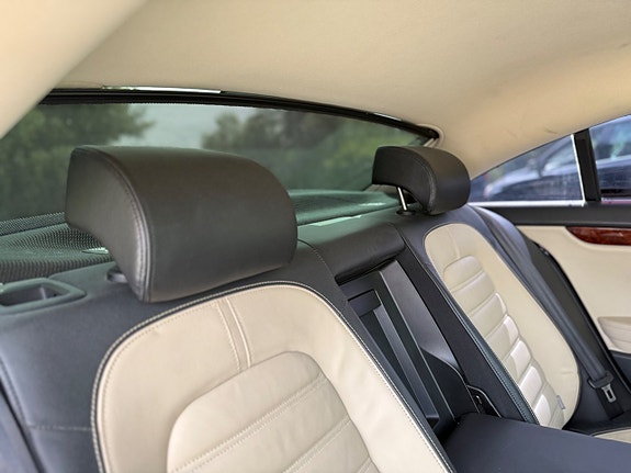 Volkswagen Passat CC 20 of 25