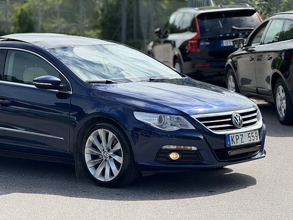 Volkswagen Passat CC 3 of 5