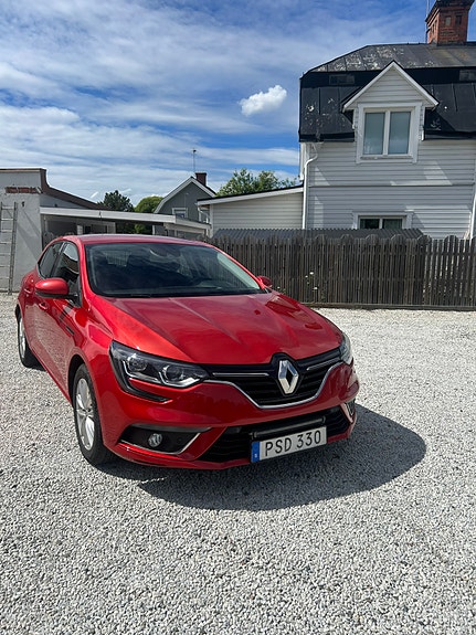 Renault Megane IV 4 of 5
