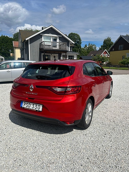 Renault Megane IV 3 of 5