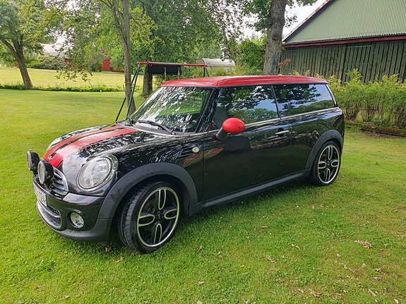 MINI Clubman Cooper D 2 of 3