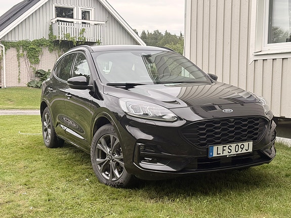 Ford Kuga 2 of 5