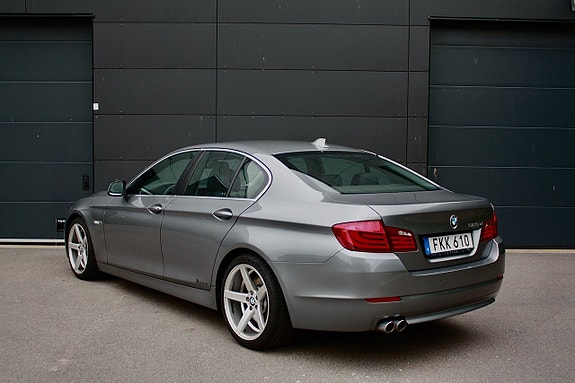 BMW 525d 4 of 5
