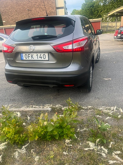 Nissan Qashqai 2 of 5