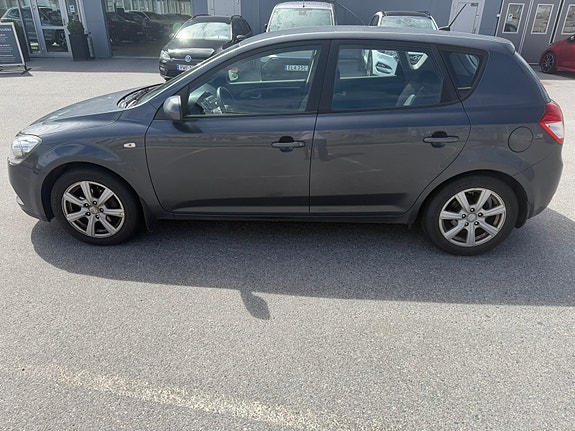 Kia Ceed 5 of 5