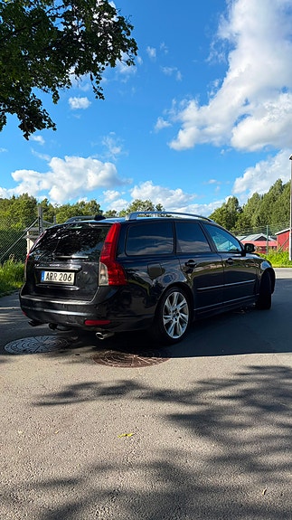 Volvo V50 2 of 5