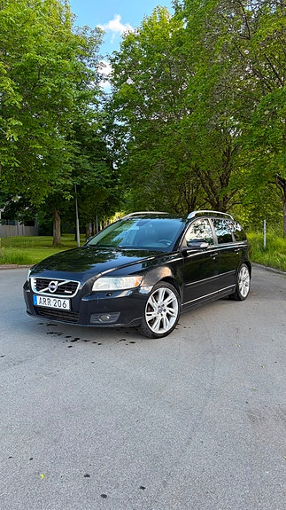 Volvo V50 3 of 5