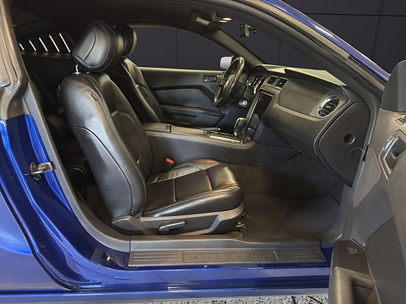 Ford Mustang 11 of 18