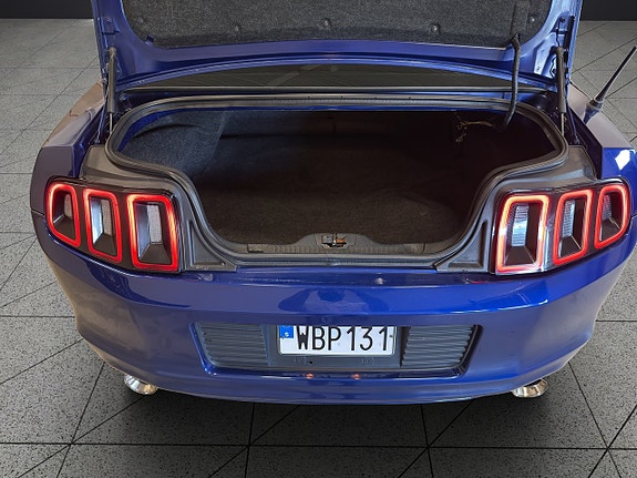 Ford Mustang 10 of 18