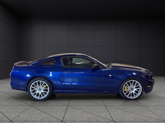 Ford Mustang 7 of 18