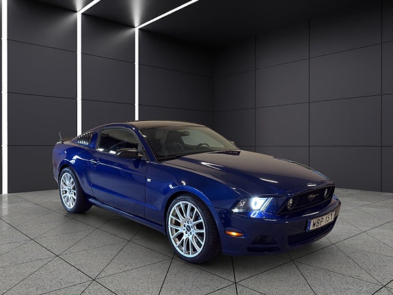Ford Mustang 8 of 18