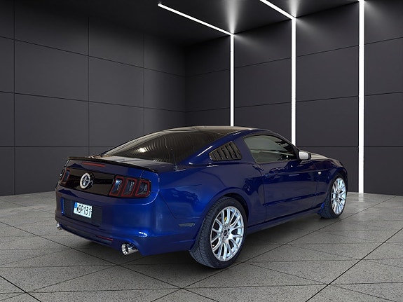 Ford Mustang 6 of 18