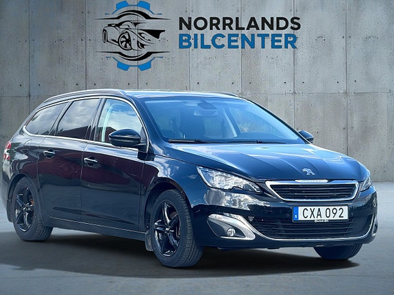 Peugeot 308 SW 2 of 5