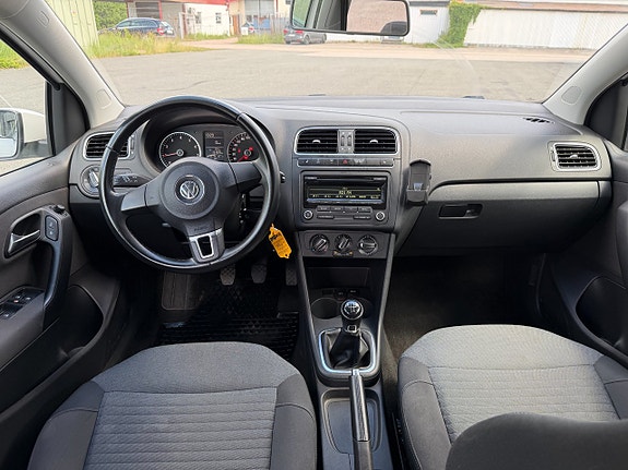 Volkswagen Polo 14 of 17