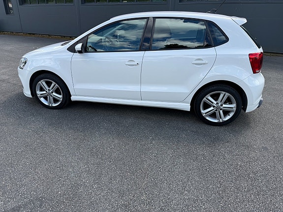 Volkswagen Polo 9 of 17
