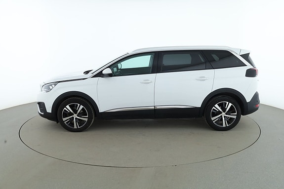 Peugeot 5008 2 of 5