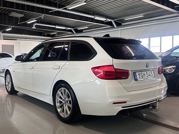 BMW 318d 3 of 5