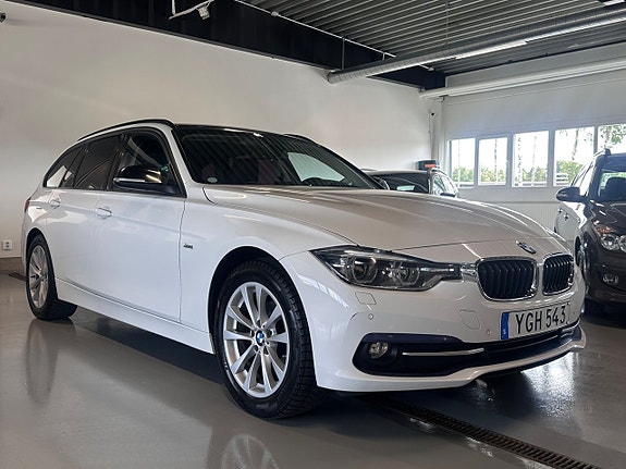 BMW 318d 2 of 5