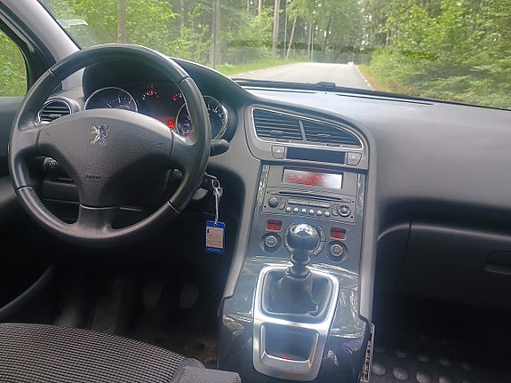 Peugeot 5008 7 of 17