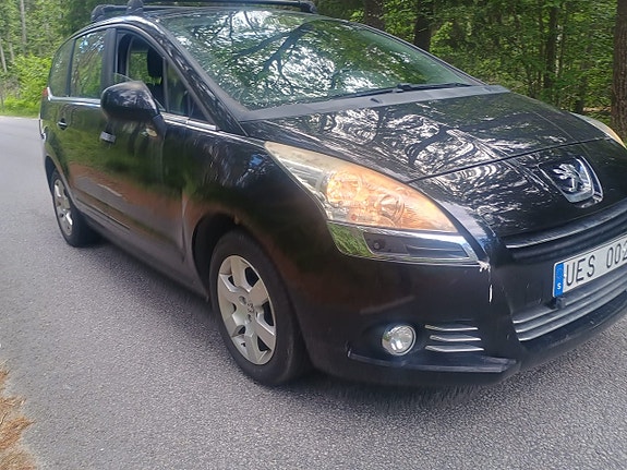 Peugeot 5008 10 of 17