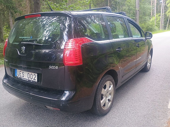 Peugeot 5008 2 of 5