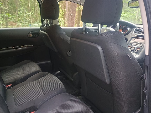 Peugeot 5008 6 of 17