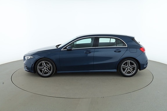 Mercedes-Benz A180 2 of 5