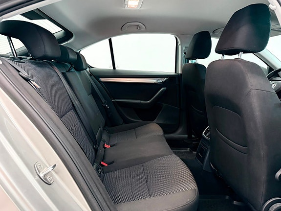 Skoda Octavia 12 of 16