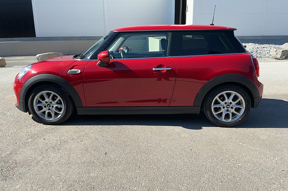 MINI Cooper 2 of 5