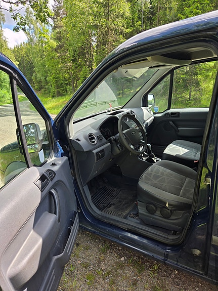 Ford Transit Connect 3 of 5