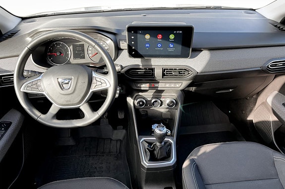 Dacia Sandero 7 of 18