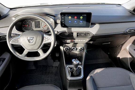 Dacia Sandero 8 of 18