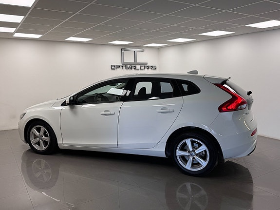 Volvo V40 11 of 14