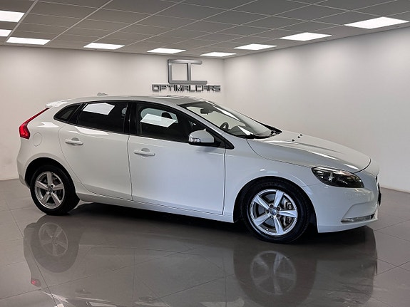 Volvo V40 10 of 14