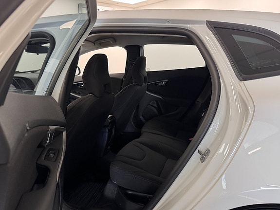 Volvo V40 8 of 14