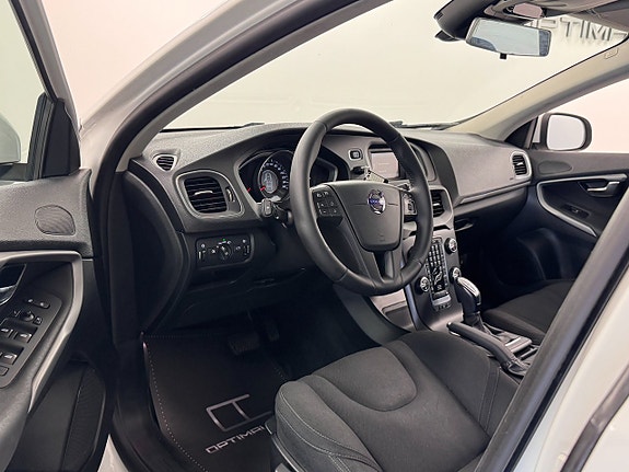 Volvo V40 3 of 14