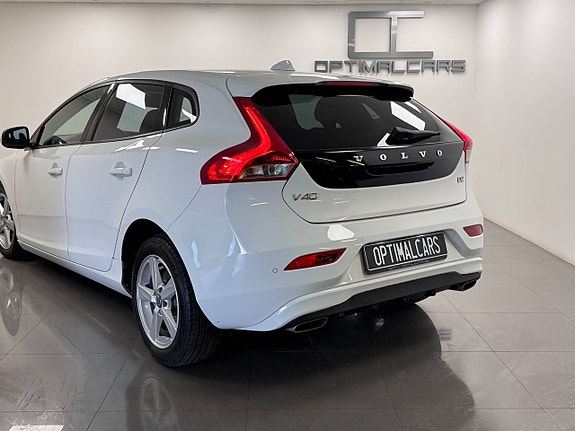Volvo V40 13 of 14