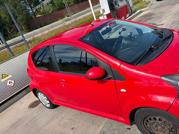 Toyota Aygo 4 of 5