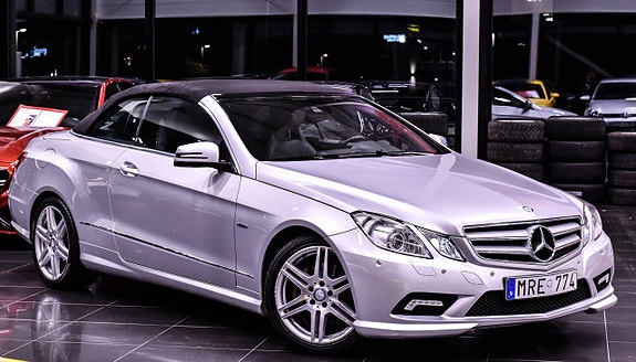 Mercedes-Benz E250 3 of 5