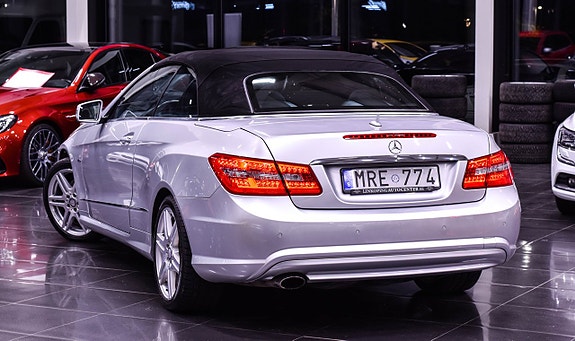 Mercedes-Benz E250 4 of 5