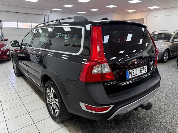Volvo XC70 3 of 5