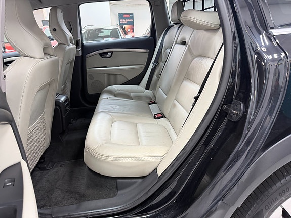 Volvo XC70 14 of 21