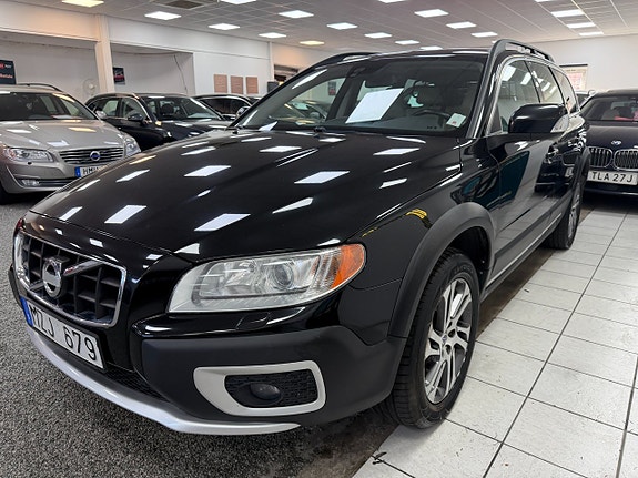 Volvo XC70 2 of 5