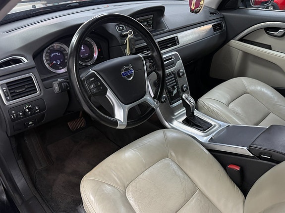 Volvo XC70 7 of 21