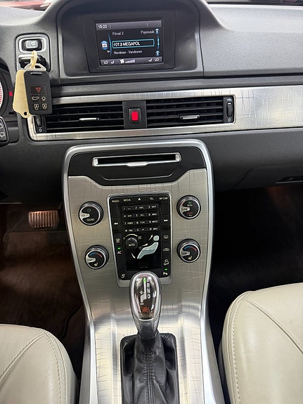 Volvo XC70 13 of 21
