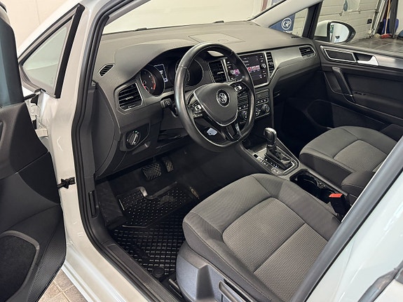 Volkswagen Golf Sportsvan 14 of 19